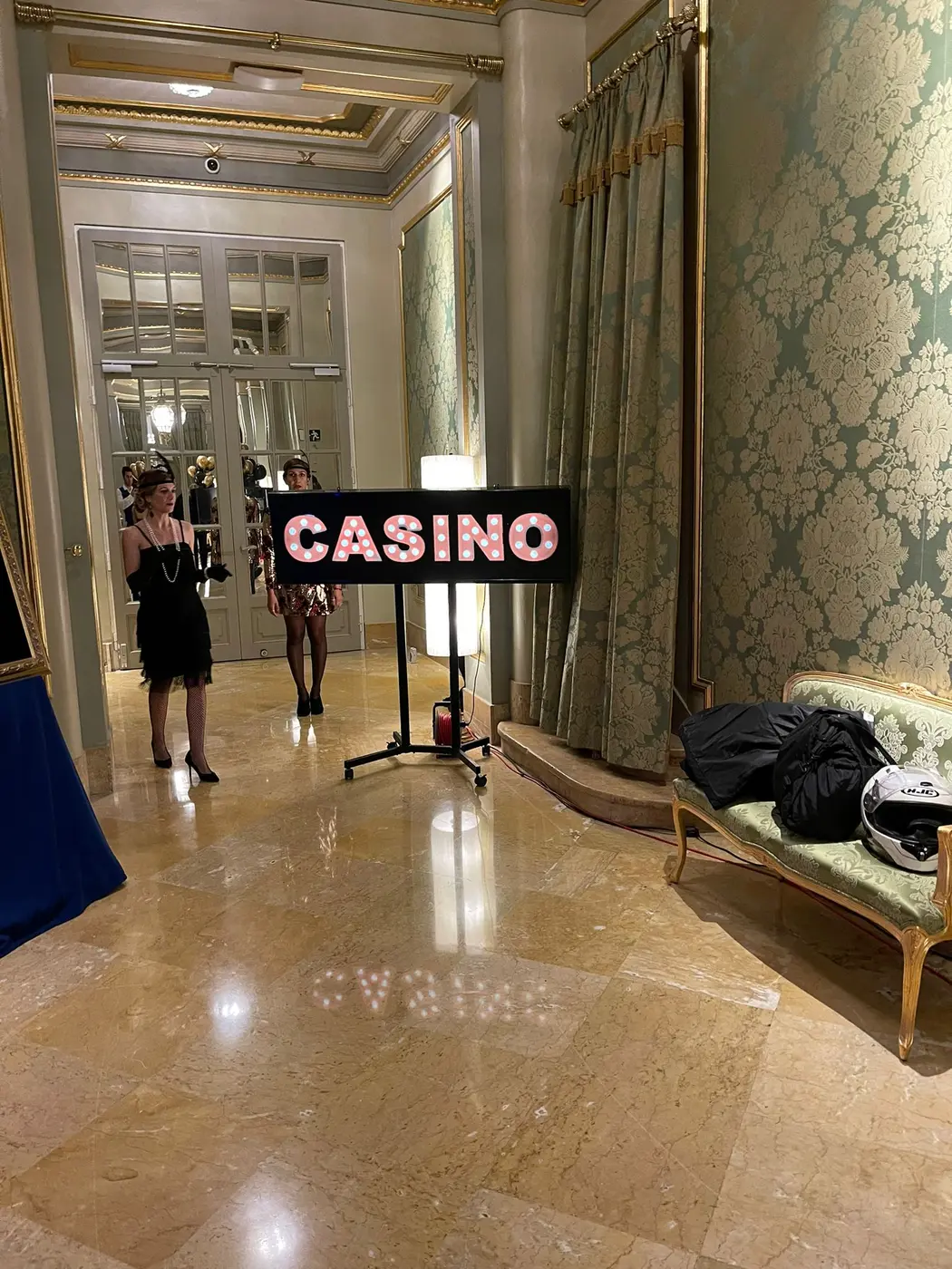 Letrero CASINO iluminado para eventos de casino