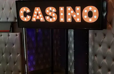 Letrero CASINO iluminado, foto 2 de 4