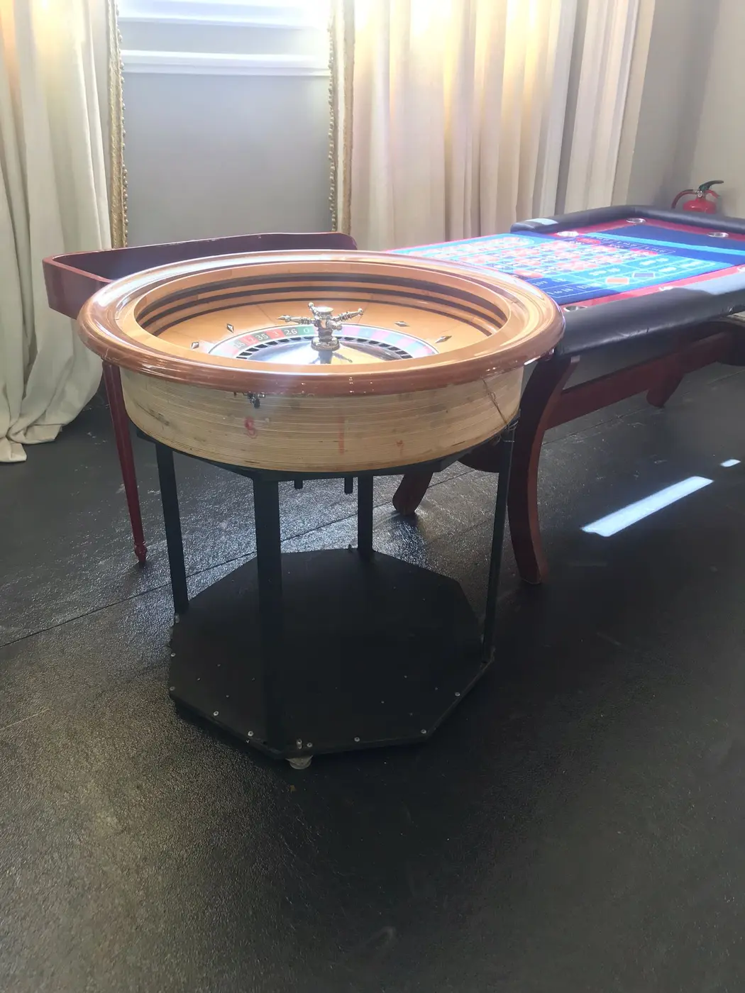 Mesa de ruleta doble de cuatro metros para eventos grandes