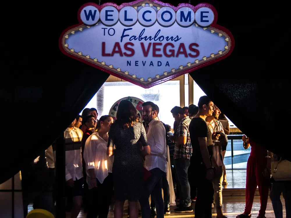 Evento temático Welcome to Las Vegas con letras gigantes
